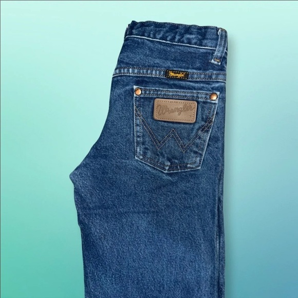 •Boys Wrangler Jeans - Picture 3 of 4